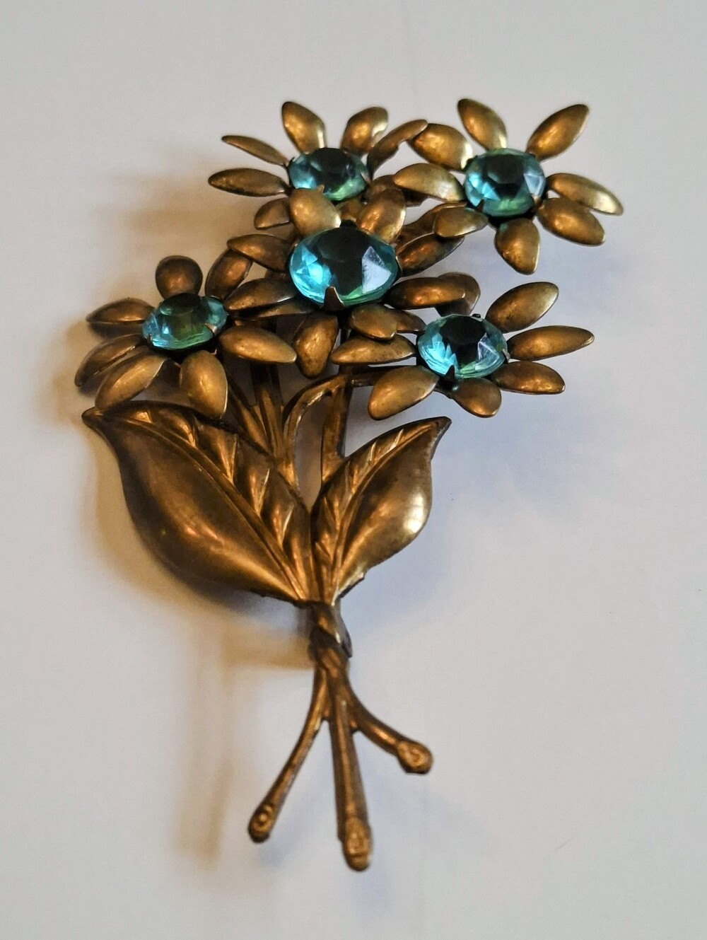 Vintage 1950 Gold Tone Aqua Flower Bouquet Brooch Unsigned